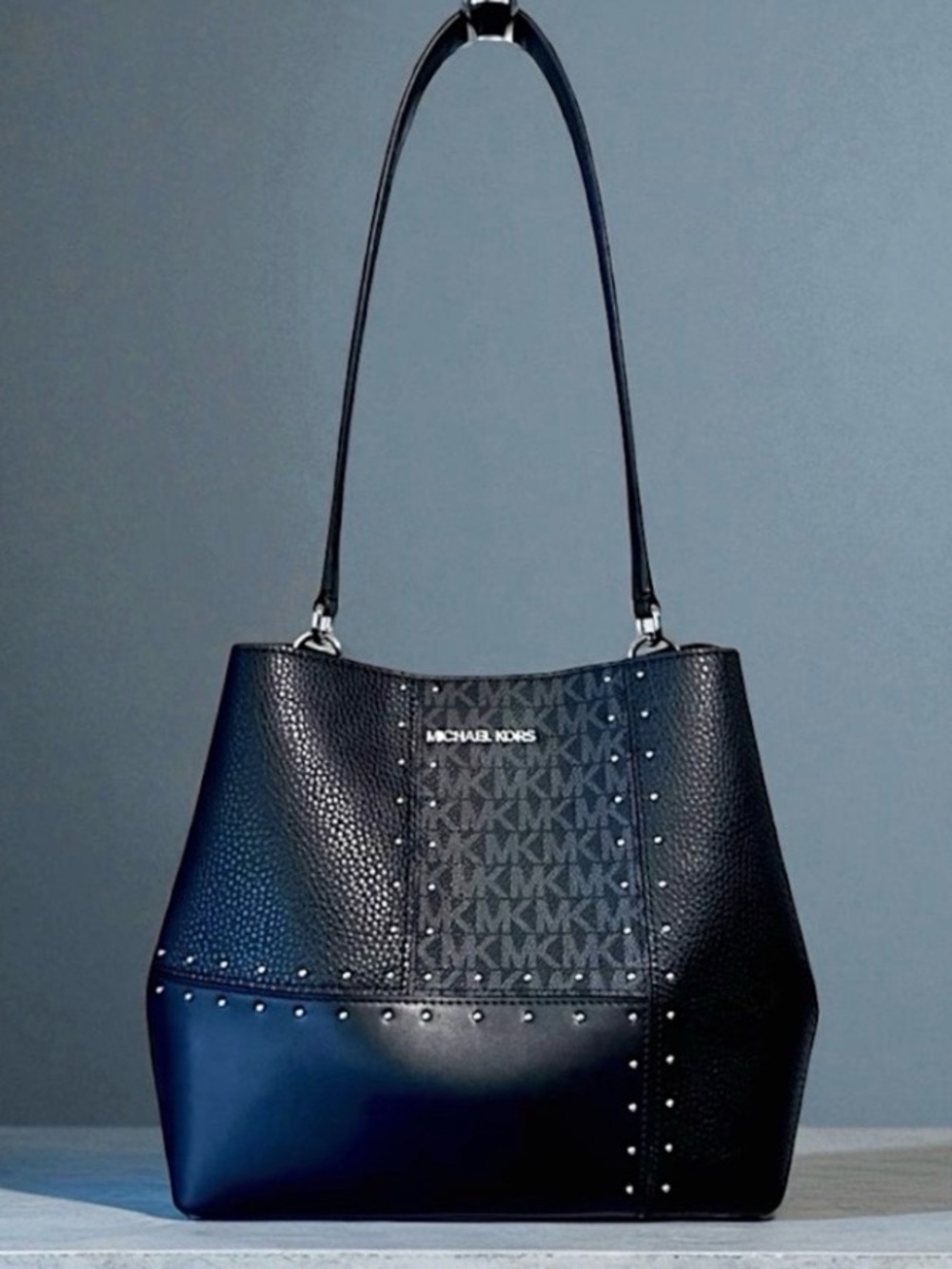 Michael Kors Pratt Medium Studded Patchwork Signature Bucket Bag NWOT: MSRP:$628